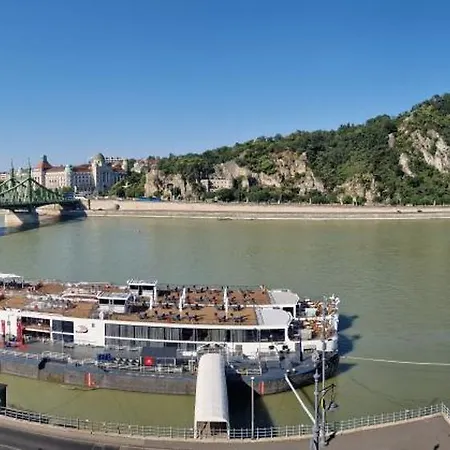 Apartment Danube Wonder View Budapest