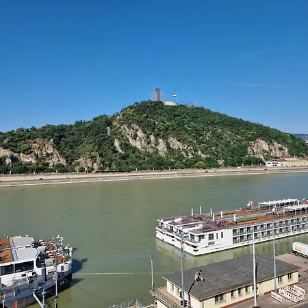 Apartment Danube Wonder View Budapest